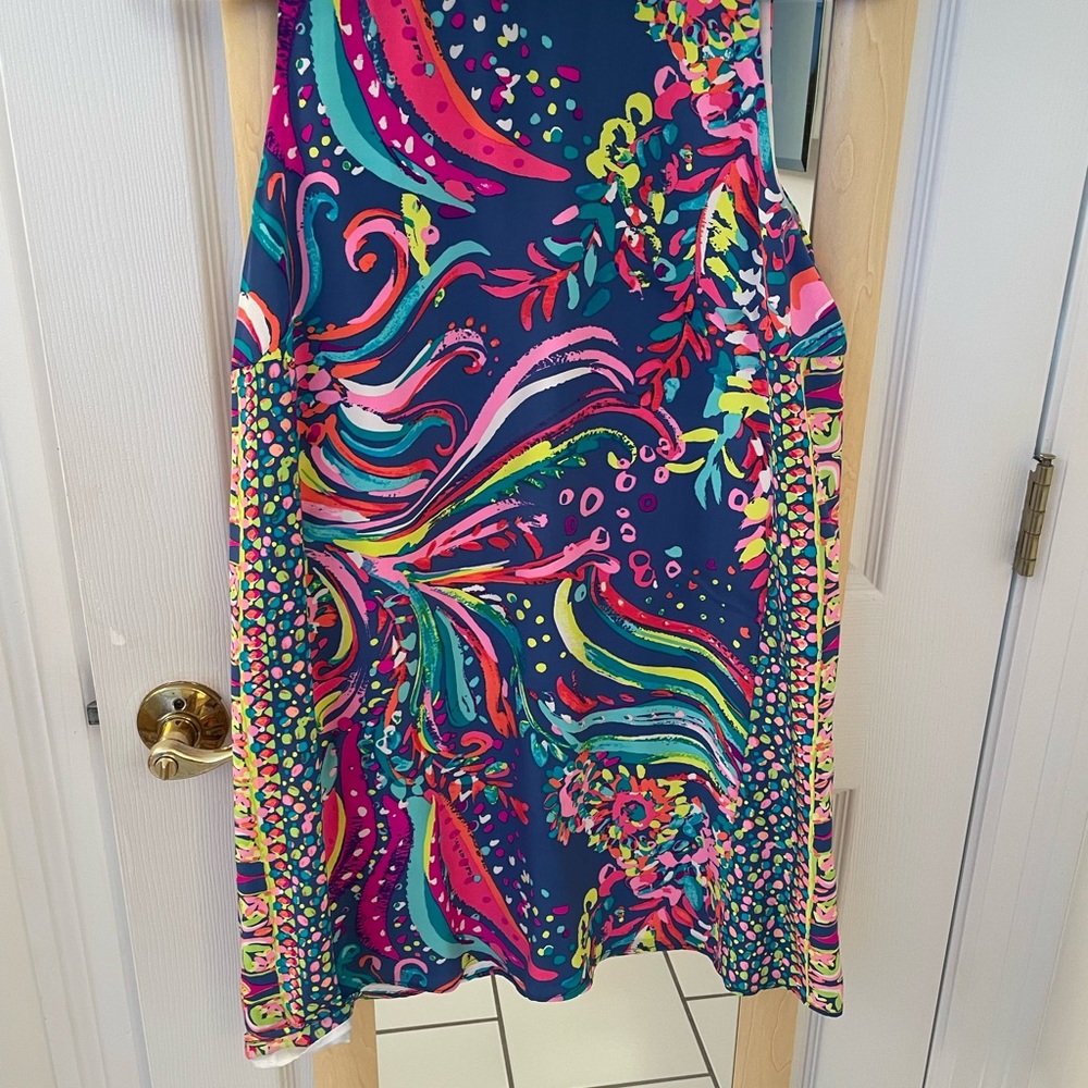 Never worn Lilly Pulitzer dress..🦄
No offers!